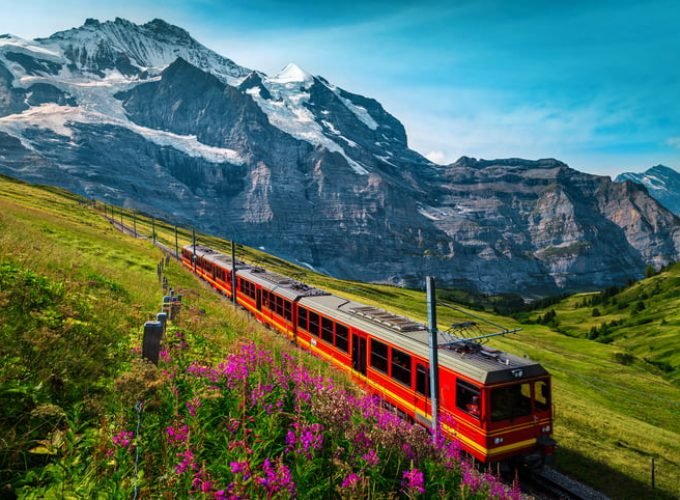 TRENS PANORÂMICOS DA SUÍÇA E NORTE DA ITÁLIA C/ VENEZA